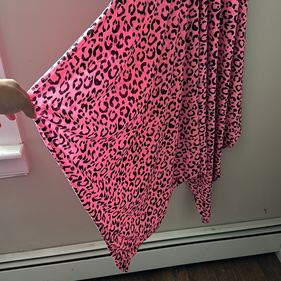 Cheetah print romper - Picture 2 of 3